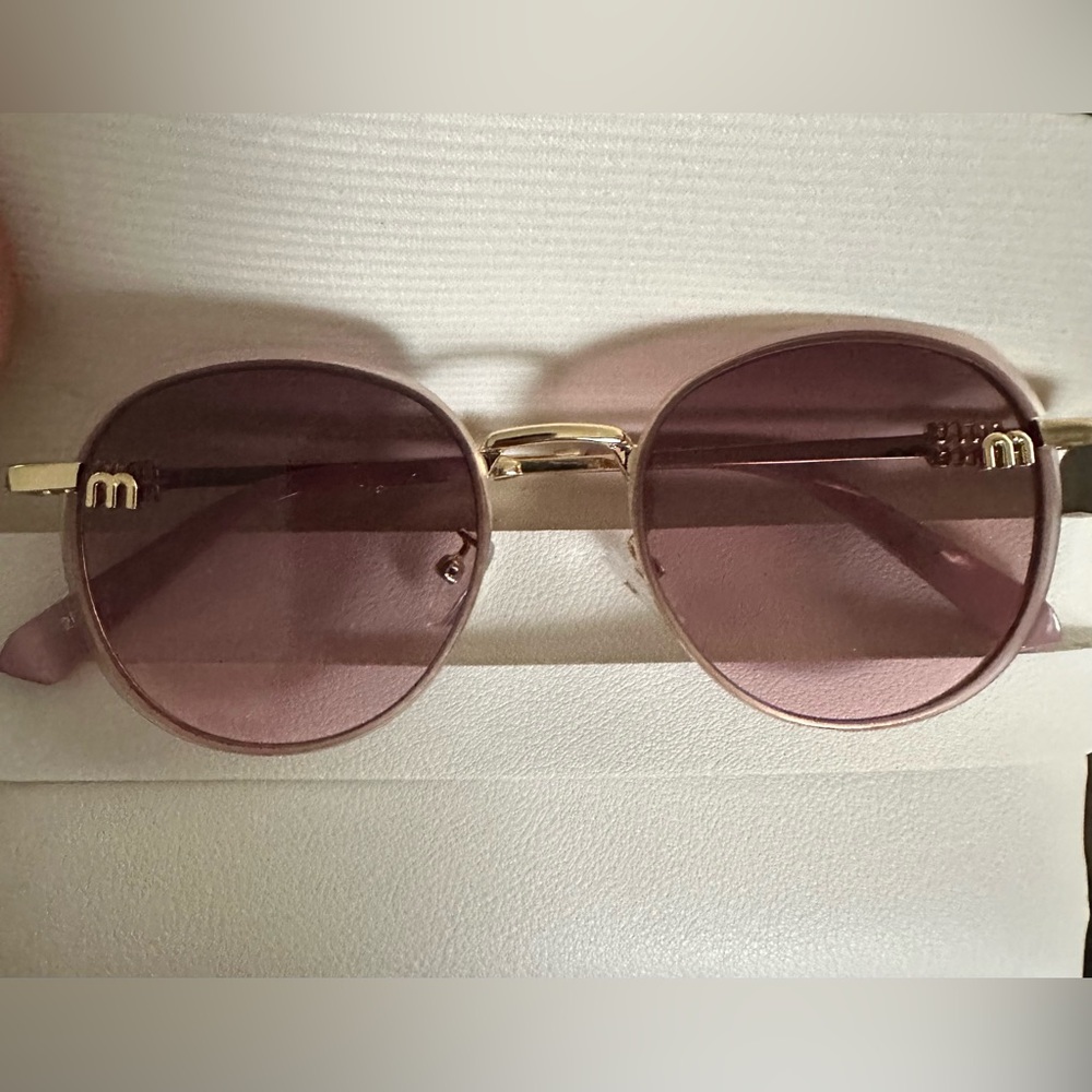 Stylish  design Gold and Pink Sunglasses
